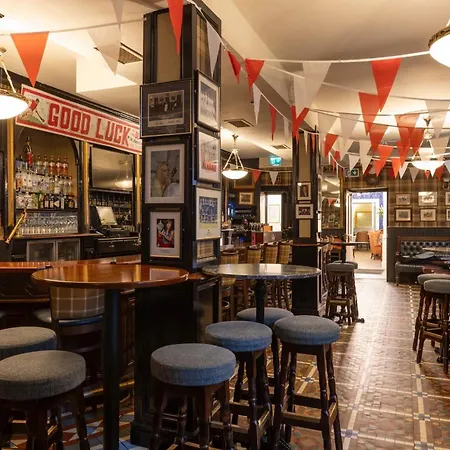 Hotel Castle Blarney