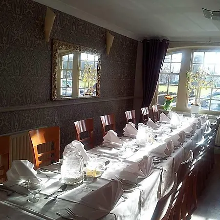 Castle Отель 3*